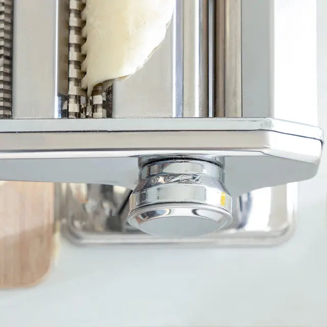 Frische Nudeln Maschine, Manuell mit 3 Walzen für Spaghetti, Tagliatelle, Lasagne, Einstellbare Nudeldicke, Inkl. Rezepte, Metall, Grau, Mittelgroß